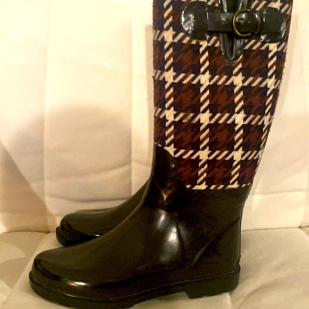 Banana republic rain boots. Bridgewater houndstooth mid calf. 15” high  Sz 7